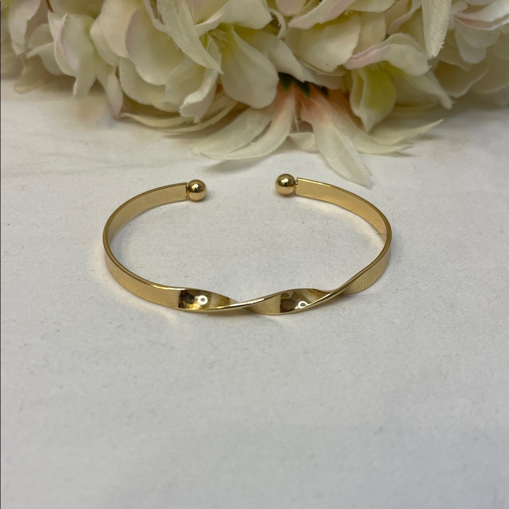 Cuff Bracelet Gold   - Unbranded